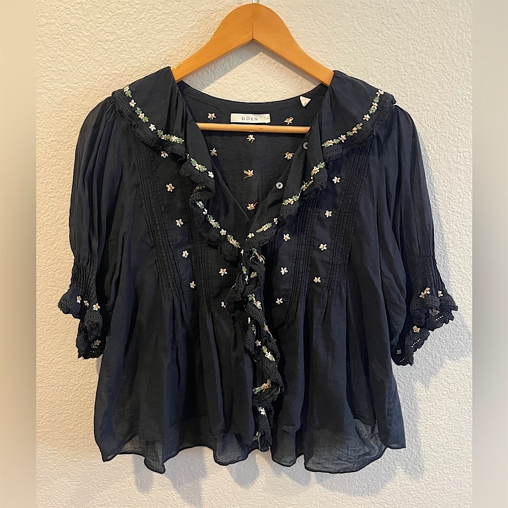 Doen Hettie Black Floral Embroidered Ruffle Blouse